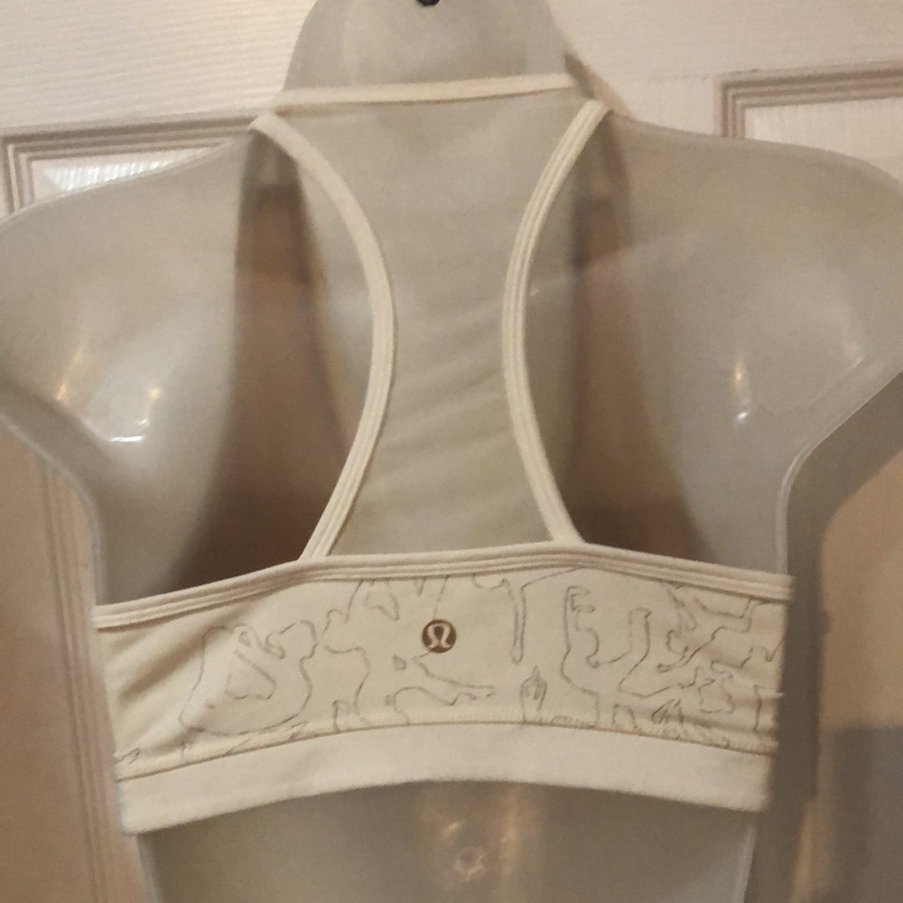- Rare Lululemon sports bra size 6 🌸 - Picture 3 of 7